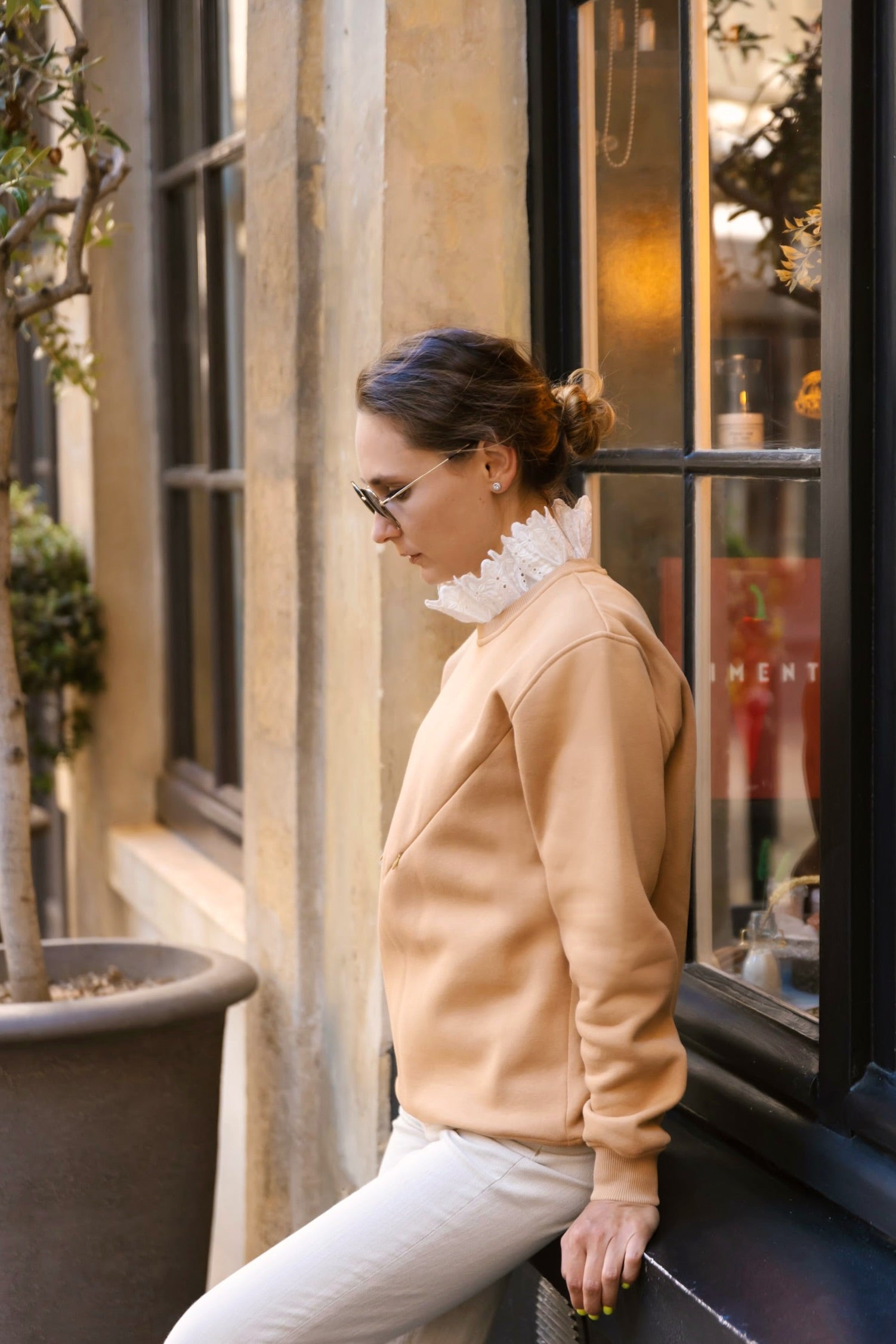 Limited Sweatshirt with silk embroidered collar