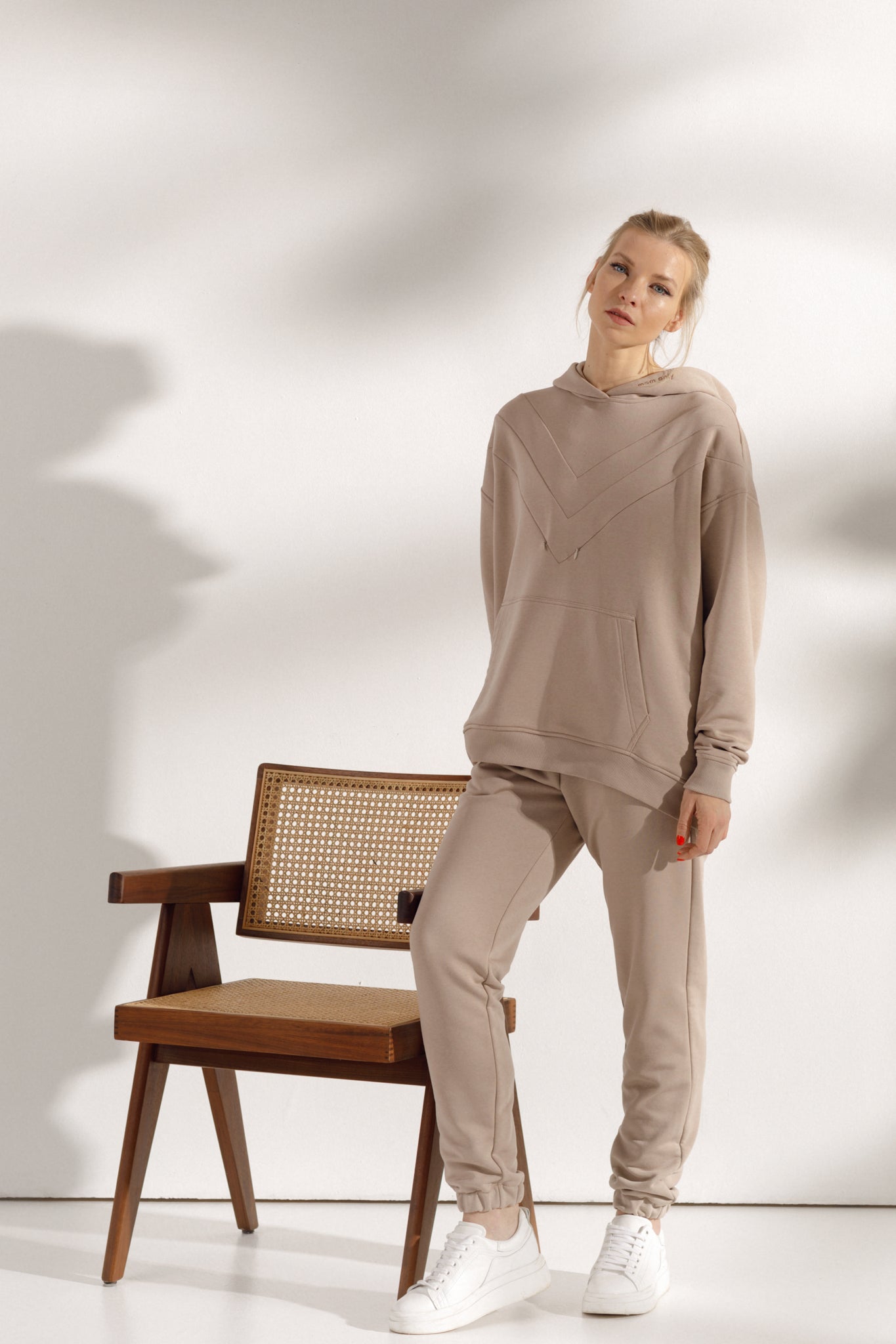 Lightweight jogging trousers Nude